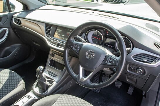 Vauxhall Astra BUSINESS EDITION NAV