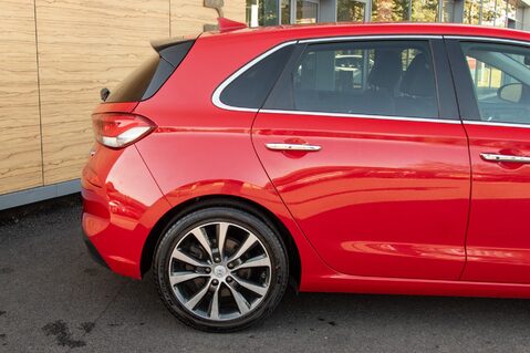 Hyundai i30 T-GDI PREMIUM 7