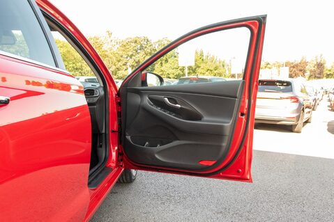 Hyundai i30 T-GDI PREMIUM 14
