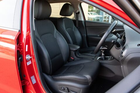 Hyundai i30 T-GDI PREMIUM 29