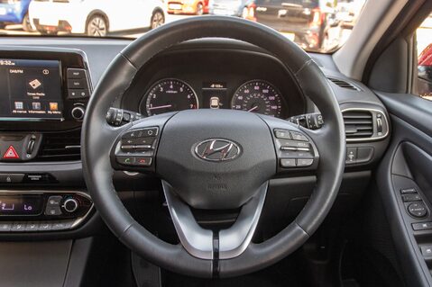 Hyundai i30 T-GDI PREMIUM 21