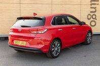 Hyundai i30 T-GDI PREMIUM 2