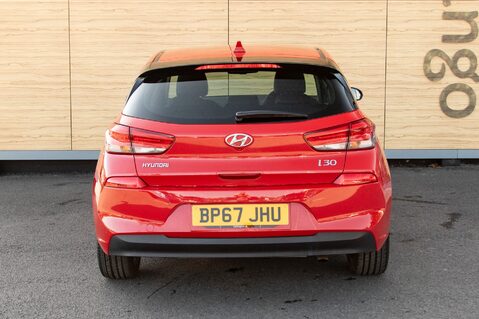 Hyundai i30 T-GDI PREMIUM 6
