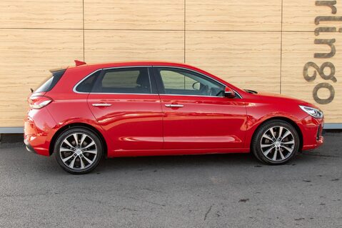 Hyundai i30 T-GDI PREMIUM 12
