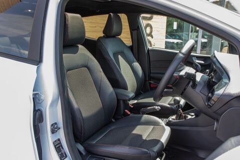 Ford Fiesta ST-LINE X EDITION MHEV 26