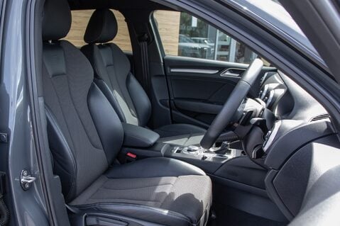 Audi A3 TFSI BLACK EDITION 31