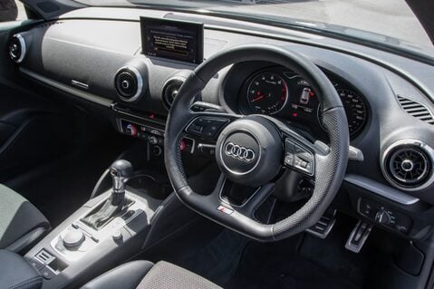 Audi A3 TFSI BLACK EDITION 4