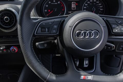 Audi A3 TFSI BLACK EDITION 19