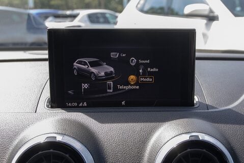 Audi A3 TFSI BLACK EDITION 24