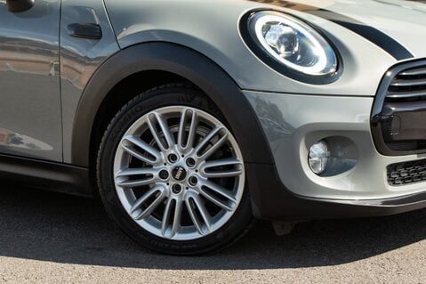 Mini Hatch COOPER 11