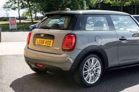 Mini Hatch COOPER 8