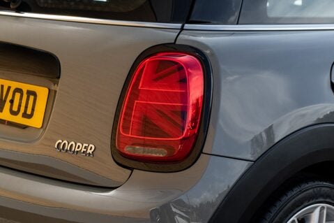 Mini Hatch COOPER 9