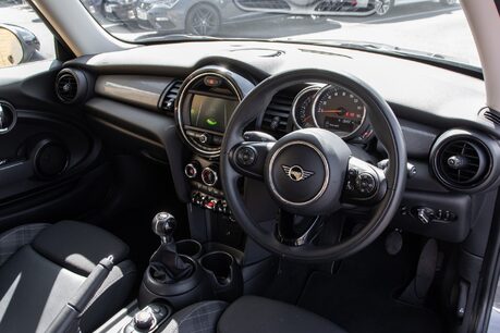 Mini Hatch COOPER