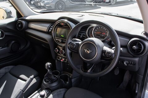 Mini Hatch COOPER 4