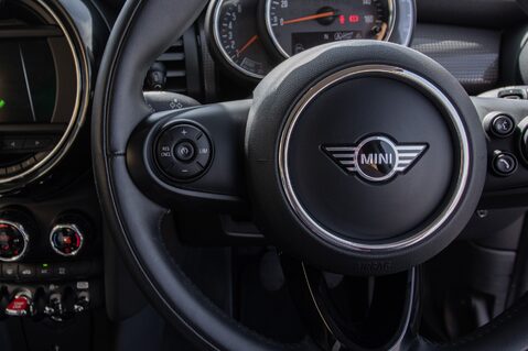 Mini Hatch COOPER 19