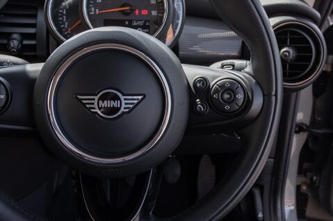Mini Hatch COOPER 20