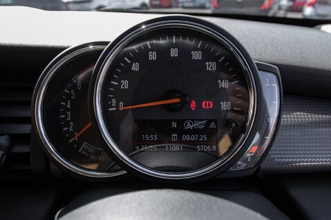 Mini Hatch COOPER 15