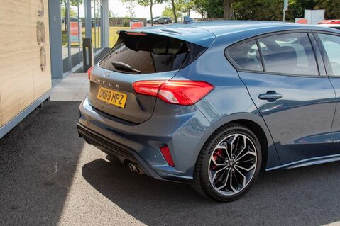 Ford Focus ST-LINE X 8