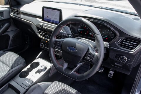 Ford Focus ST-LINE X 4
