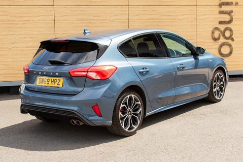 Ford Focus ST-LINE X 2