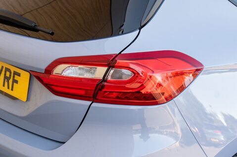 Ford Fiesta ST-LINE EDITION 9