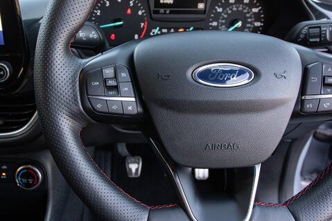 Ford Fiesta ST-LINE EDITION 19