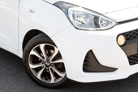 Hyundai i10 PLAY 11