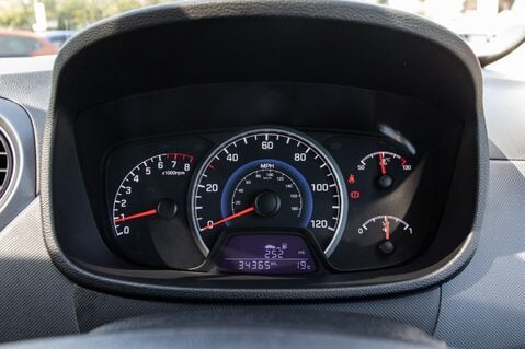Hyundai i10 PLAY 15