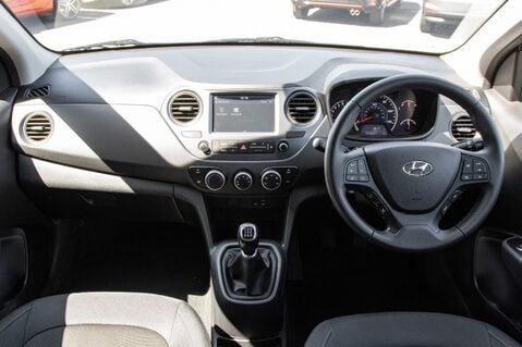 Hyundai i10 PLAY 3