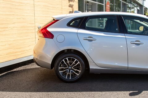 Volvo V40 T2 MOMENTUM NAV PLUS 7