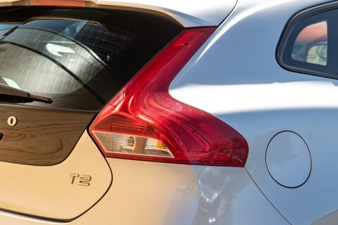 Volvo V40 T2 MOMENTUM NAV PLUS 9