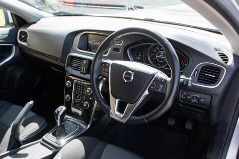 Volvo V40 T2 MOMENTUM NAV PLUS 4