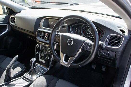 Volvo V40 T2 MOMENTUM NAV PLUS