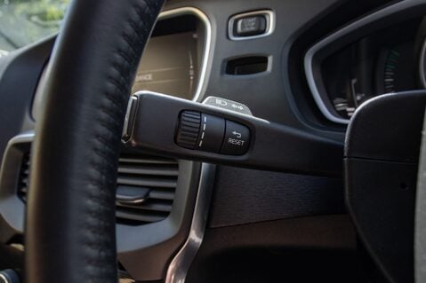 Volvo V40 T2 MOMENTUM NAV PLUS 17