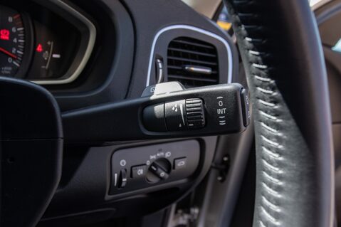 Volvo V40 T2 MOMENTUM NAV PLUS 18