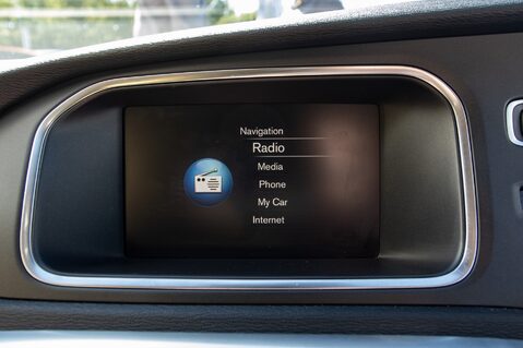 Volvo V40 T2 MOMENTUM NAV PLUS 23