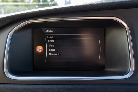 Volvo V40 T2 MOMENTUM NAV PLUS 25