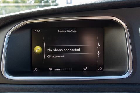 Volvo V40 T2 MOMENTUM NAV PLUS 26