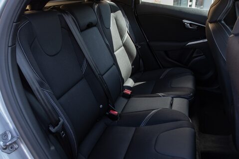 Volvo V40 T2 MOMENTUM NAV PLUS 32