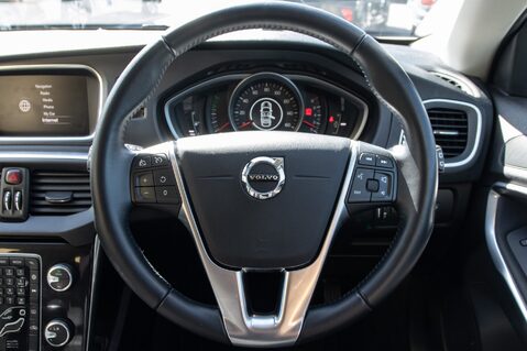 Volvo V40 T2 MOMENTUM NAV PLUS 21