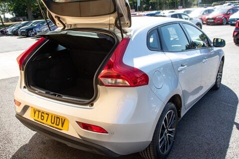 Volvo V40 T2 MOMENTUM NAV PLUS 33