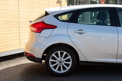 Ford Focus TITANIUM 7