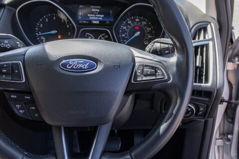 Ford Focus TITANIUM 20