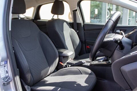 Ford Focus TITANIUM 31