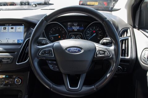 Ford Focus TITANIUM 21