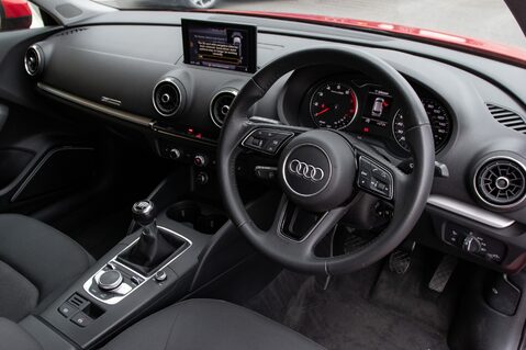 Audi A3 SPORTBACK TFSI SE TECHNIK 4