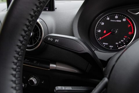 Audi A3 SPORTBACK TFSI SE TECHNIK 17