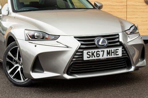 Lexus Is 300H ADVANCE 10