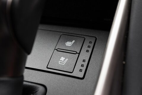 Lexus Is 300H ADVANCE 37