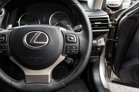 Lexus Is 300H ADVANCE 20